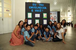 notícia: Material produzido por alunos de escolas públicas destaca a valorização do idoso