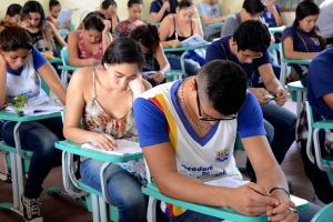 notícia: Estudantes fazem simulados do Enem nesta semana