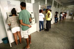 notícia: Servidores do Estado recebem a partir desta quinta-feira