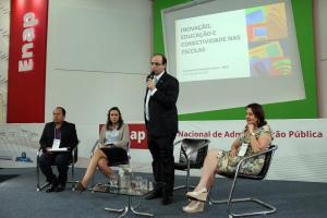 notícia: Seduc participa de reunião sobre a Base Nacional Comum Curricular