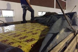 notícia: Sefa apreende 13,5 mil latas de cerveja escondidas sob carga de calcário