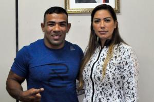 notícia: Mais dois lutadores de UFC tem apoio do Governo do Estado