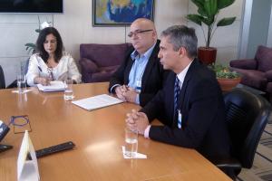 notícia: Parceria visa criação de curso de mestrado para servidores estaduais