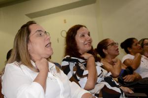 notícia: Palestra alerta para a importância do cuidado com a voz