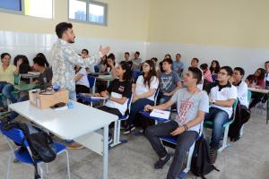 notícia: Maioria das escolas da rede pública estadual não adere à paralisação