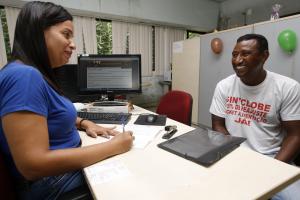 notícia: Pessoas com deficiência têm apoio do Estado na busca pelo emprego