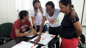 notícia: Pacientes com doença sanam dúvidas em grupos de apoio