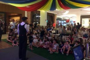 notícia: Domingo de estreia no Mangal com a presença do Circo Fênix