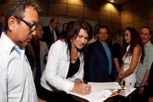 notícia: Detran firma convênio de sinalização com municípios