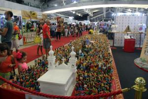 notícia: Exposição na Estação das Docas retrata o Círio em peças de miriti