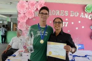notícia: 'Melhores do Ano' homenageia alunos da Escola Dom Pedro II