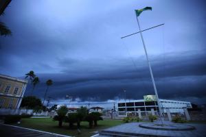 notícia: Período chuvoso exige maior atenção no diagnóstico de doenças
