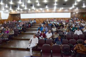 notícia: Base Nacional Comum Curricular é debatida em encontro estadual