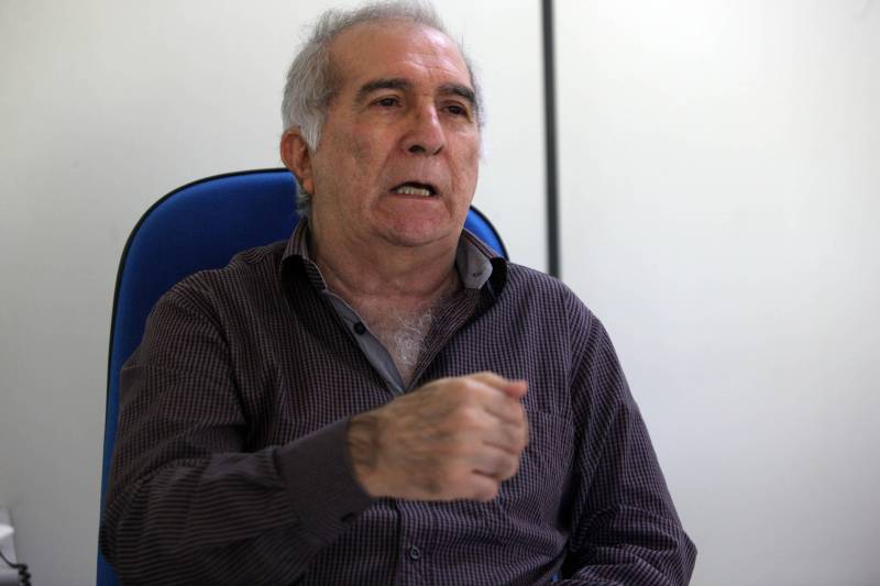 Quem foi às Centrais de Abastecimento do Pará (Ceasa-PA) nesta segunda-feira (4) já conseguiu adquirir diversos hortifrutigranjeiros que estavam em falta por conta da greve dos caminhoneiros. O movimento, que durou mais de 10 dias em todo o país, prejudicou o abastecimento desses produtos em quase todas as cidades brasileiras. Na foto, Rosilvado Batista, diretor técnico da Ceasa-PA.

FOTO: SIDNEY OLIVEIRA / AG. PARÁ
DATA: 04.06.2018
BELÉM - PARÁ <div class='credito_fotos'>Foto: Sidney Oliveira/Ag. Pará   |   <a href='/midias/2018/originais/00462552-8e23-4ca0-abc5-fa55f296216e.jpg' download><i class='fa-solid fa-download'></i> Download</a></div>