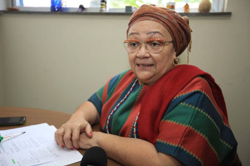 Mais de 400 lideranças de povos tradicionais de matrizes africanas, remanescentes quilombolas e indígenas estarão reunidos em Belém, a partir desta terça-feira (27), na IV Conferência Estadual de Promoção da Igualdade Racial (Conepir), que esse ano traz o tema “O Pará na década dos afrodescendentes: reconhecimento, justiça e desenvolvimento”. O Estado do Pará tem em seu território mais de 400 comunidades remanescentes de quilombos, que reúnem mais de 12 mil famílias, aproximadamente dois mil terreiros das religiões e matrizes africanas estão somente na Região Metropolitana de Belém e em todo o Estado vivem mais de 61 mil indígenas. Na foto, a gerente de Promoção da Igualdade Racial, da Secretaria de Estado de Justiça e Direitos Humanos (SEJUDH), Virginia Lunalva.
FOTO: MÁCIO FERREIRA / AG. PARÁ
DATA: 26.03.2018
BELÉM - PARÁ <div class='credito_fotos'>Foto: MÁCIO FERREIRA/ AG. PARÁ | <a href='/midias/2018/originais/020eb76b-73b7-4d0c-86d5-968f5c0a318e.jpg' download><i class='fa-solid fa-download'></i> Download</a></div>