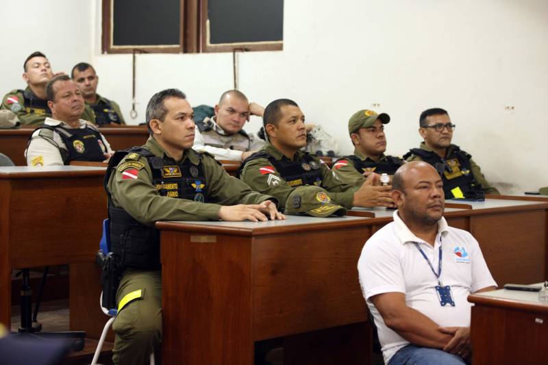 Foi bem sucedida a medida inédita de inversão no trânsito no trecho compreendido entre os quilômetros 13 e 6 da rodovia BR-316, entre os municípios de Marituba e Ananindeua. A ação foi programada para o período de 16h às 22h da terça-feira (13), com o propósito de garantir maior fluidez ao trânsito de veículos que retornavam do feriado de Carnaval.
FOTO: SIDNEY OLIVEIRA / AG. PARÁ
DATA: 13.02.2017
ANANINDEUA - PARÁ <div class='credito_fotos'>Foto: Sidney Oliveira/Ag. Pará | <a href='/midias/2018/originais/0366fbc3-704e-44f6-b7ea-3ff8fec81325.jpg' download><i class='fa-solid fa-download'></i> Download</a></div>