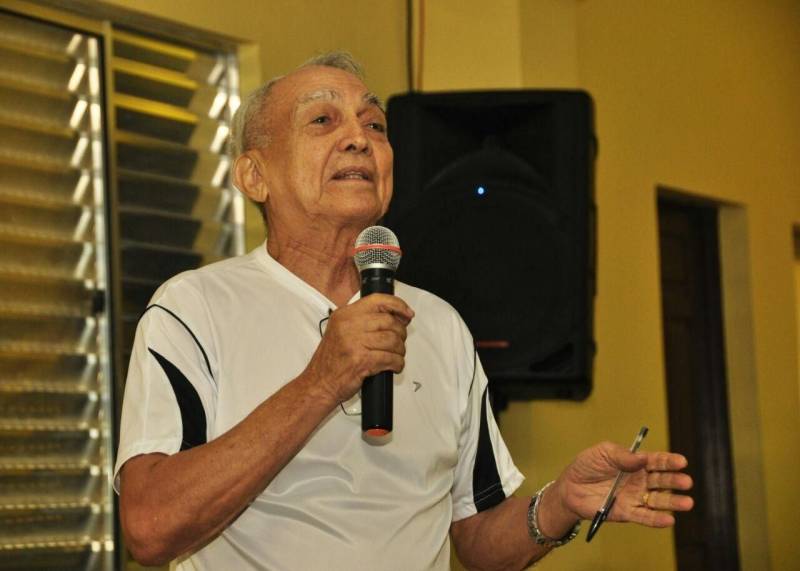 A Secretaria de Estado de Saúde Pública (Sespa) realizou, nesta quinta (12) e sexta-feira (13), na Câmara Municipal de Salinópolis, a I Reunião Avaliativa dos Hospitais Regionais sob Gestão do Estado, tendo como tema principal a contratualização de hospitais no âmbito do Sistema Único de Saúde (SUS) em consonância com a Política Nacional de Atenção Hospitalar (PNHOS).. Na foto, Walter Amoras, diretor do Hospital Regional Abelardo Santos
FOTO: JOSÉ PANTOJA / ASCOM SESPA
DATA: 13.04.2018
SALINÓPOLIS - PARÁ <div class='credito_fotos'>Foto: José Pantoja / Ascom Sespa | <a href='/midias/2018/originais/0432b6c2-6336-48cd-84fb-8a6f7de86edc.jpg' download><i class='fa-solid fa-download'></i> Download</a></div>