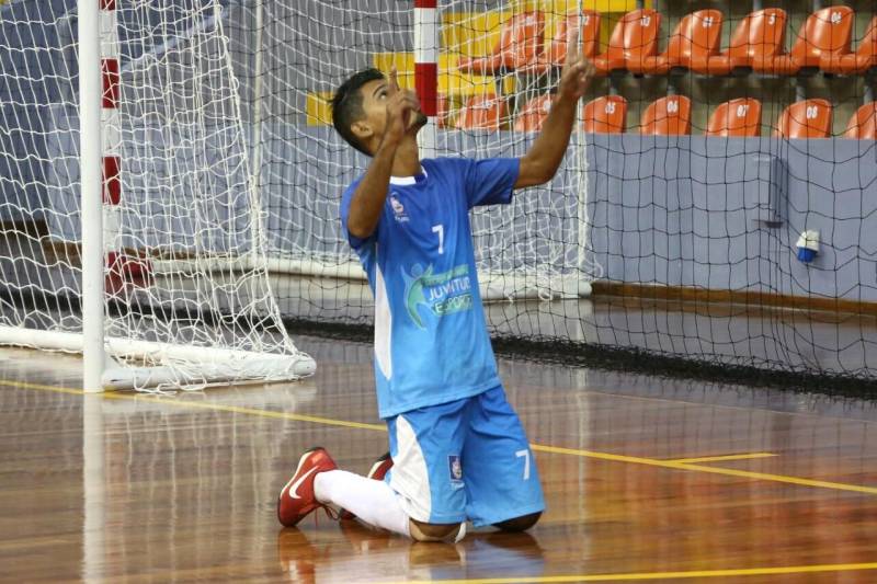 A Arena Guilherme Paraense, o Mangueirinho, recebeu, nesta segunda-feira (26), as finais do 10º Jogos Abertos do Pará (Joapa). No local, foram conhecidos os vencedores nas modalidades handebol, basquete e futsal. Ao todo, 18 delegações de todas as regiões do Pará estiveram na capital paraense.
FOTO: RAY NONATO / DIVULGAÇÃO
DATA: 26.03.2018
BELÉM - PARÁ <div class='credito_fotos'>Foto: Ray Nonato/Divulgação | <a href='/midias/2018/originais/04989800-9969-4d22-9637-f2ff84db0391.jpg' download><i class='fa-solid fa-download'></i> Download</a></div>