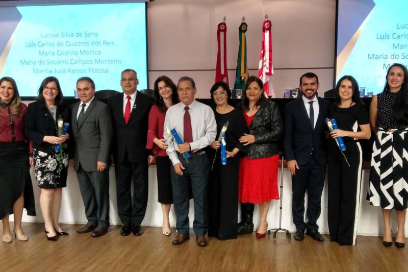 Por meio de acordo de cooperação técnica, o Governo do Estado, através da Escola de Governança Pública do Estado do Pará (EGPA) e o Tribunal de Contas do Estado do Pará (TCE-PA) realizaram nesta terça-feira (18), a certificação dos 50 concluintes no curso de Especialização em Gestão Pública com Ênfase em Políticas Públicas e Governança. A cerimônia foi no auditório Ministro Elmiro Nogueira, na sede do tribunal.

FOTO: ASCOM PGE
DATA: 20.12.2018
BELÉM - PARÁ <div class='credito_fotos'>Foto: ASCOM PGE   |   <a href='/midias/2018/originais/058c2aa5-54d1-428c-88bf-a7551bd04fff.jpg' download><i class='fa-solid fa-download'></i> Download</a></div>