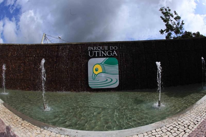O Parque Estadual do Utinga (PEUt) o mais importante espaço de preservação e estudo da biodiversidade dentro da Região Metropolitana de Belém será reaberto à população a partir desta sexta,16, a partir das 16h30, com apresentações artísticas, com o Boi Veludinho, crianças do Pro Paz e a premiada Orquestra Sinfônica do Theatro da Paz. A apresentação será em um espaço ao ar livre e não será necessária a retirada de ingressos, por esse motivo, a recomendação é que o público chegue cedo, porque a entrada será fechada quando o espaço estiver lotado.
FOTO: MÁCIO FERREIRA / AG PARÁ
DATA: 16.03.2018
BELÉM - PARÁ <div class='credito_fotos'>Foto: MÁCIO FERREIRA/ AG. PARÁ | <a href='/midias/2018/originais/06574318-f8a6-4cd2-a2cd-0a14d5da208b.jpg' download><i class='fa-solid fa-download'></i> Download</a></div>
