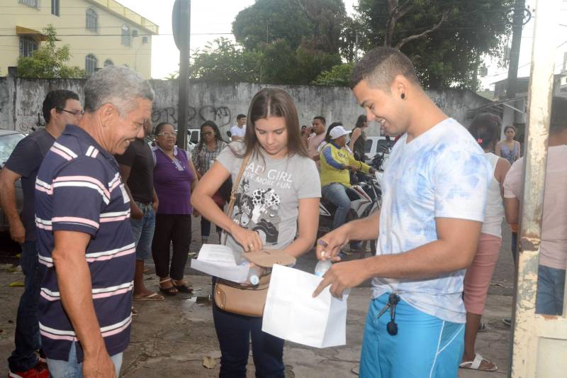 No município de Abaetetuba (foto), 3.015 candidatos fizeram a prova do concurso da Seduc.
FOTO: ELISEU DIAS / ASCOM SEDUC
DATA: 24.06.2018
ABAETETUBA - PARÁ <div class='credito_fotos'>Foto: Eliseu Dias / Ascom Seduc | <a href='/midias/2018/originais/068aa605-2798-49e8-bd3d-b6cbf8ca3e15.jpg' download><i class='fa-solid fa-download'></i> Download</a></div>
