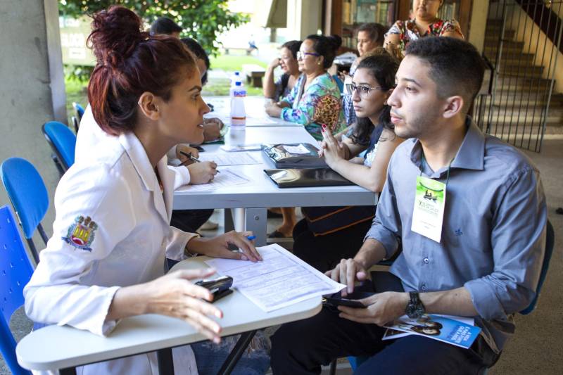 Com o tema “Fazer saúde na Amazônia: desafios e perspectivas nas comunidades ribeirinhas”, a XII Semana da Saúde realizada pelo Centro de Ciências Biológicas e da Saúde (CCBS) da Universidade do Estado do Pará (Uepa) foi aberta na noite desta quarta-feira, 16.
FOTO: NAILANA THIELY / ASCOM UEPA
DATA: 17.05.2018
BELÉM - PARÁ <div class='credito_fotos'>Foto: Nailana Thiely / Ascom Uepa | <a href='/midias/2018/originais/06ce6219-0309-402d-9394-628572984637.jpg' download><i class='fa-solid fa-download'></i> Download</a></div>