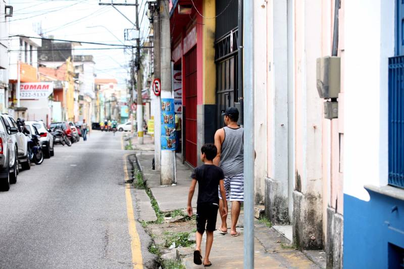 Criada há cerca de quatro anos na Cidade Velha, a base comunitária da Polícia Militar (PM) já apresenta uma expressiva redução no número de  crimes registrados na área e no entorno – Reduto e Campina, estimada em 30% pelo coronel Carlos Emílio, diretor de Polícia Comunitária da PM. 

FOTO: SIDNEY OLIVEIRA / AG. PARÁ
DATA: 25.05.2018
BELÉM - PARÁ <div class='credito_fotos'>Foto: Sidney Oliveira/Ag. Pará   |   <a href='/midias/2018/originais/07c9d3a3-79b0-48c6-abbf-4bb49601711d.jpg' download><i class='fa-solid fa-download'></i> Download</a></div>