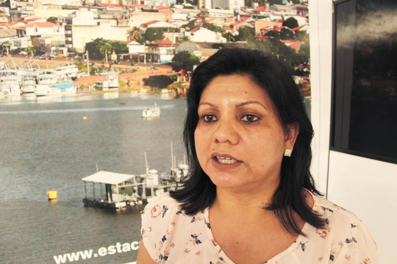 A aplicação da medida socioeducativa em meio aberto (liberdade assistida e prestação de serviços à comunidade) para adolescentes em conflito com a lei foi o tema que norteou as discussões do 2º Encontro Temático da Socioeducação, realizado na Estação Cidadania, em Santarém, nesta quinta-feira, 26. Na foto, a presidente do Conselho Municipal da Criança e do Adolescente de Santarém, Marileuda Cunha.
FOTO: FRANKLIN SALVADOR / ASCOM FASEPA
DATA: 26.04.2018
SANTARÉM - PARÁ <div class='credito_fotos'>Foto: Franklin Salvador/Ascom Fasepa | <a href='/midias/2018/originais/08629668-f5e2-453c-bd57-70f5e375b88b.jpg' download><i class='fa-solid fa-download'></i> Download</a></div>
