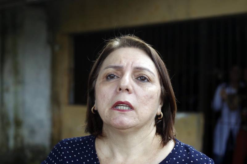 A coordenadora do projeto de extensão do curso de Serviço social da UFPA, Verônica Abreu (foto), acompanhou os alunos na ação, que aproxima a universidade da realidade prisional e proporciona troca de experiências.
FOTO: AKIRA ONUMA/ASCOM SUSIPE
DATA: 20.11.2018
ANANINDEUA - PARÁ <div class='credito_fotos'>Foto: Akira Onuma / Ascom Susipe | <a href='/midias/2018/originais/08e12917-c486-4cc3-bf82-646aa5e54eb5.jpg' download><i class='fa-solid fa-download'></i> Download</a></div>