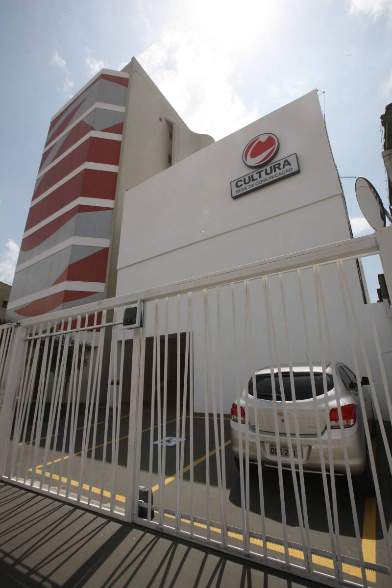 O único veículo de comunicação pública do Pará, com alcance nos 115 municípios do Estado, inaugurou no dia 24 de outubro, a sua primeira sede. Após trinta anos no prédio da imprensa oficial, as atividades da rede Cultura de televisão, rádio e do portal, além da parte administrativa, passam a serem concentradas na Rua dos Pariquis, no Bairro da Cremação.

FOTO: CARLOS SODRÉ / AG. PARÁ
DATA: 01.12.2018
BELÉM - PARÁ <div class='credito_fotos'>Foto: CARLOS SODRÉ / AG. PARÁ    |   <a href='/midias/2018/originais/08f80d93-31a5-4604-9a22-f661ae3354a5.jpg' download><i class='fa-solid fa-download'></i> Download</a></div>