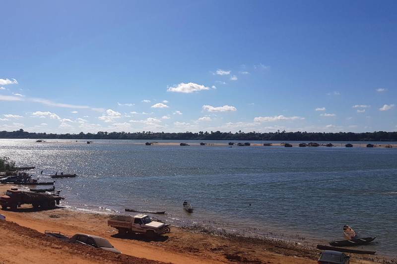 A 100 quilômetros de Marabá, a cidade de Palestina do Pará se torna um recanto para os veranistas que procuram nas águas do Araguaia descanso, contemplação da natureza e diversão.
FOTO: ASCOM CRGSP
DATA: 08.07.2018
PALESTINA DO PARÁ - PARÁ <div class='credito_fotos'>Foto: ASCOM CRGSP | <a href='/midias/2018/originais/09467447-3b12-42b3-8000-68448ea21927.jpg' download><i class='fa-solid fa-download'></i> Download</a></div>
