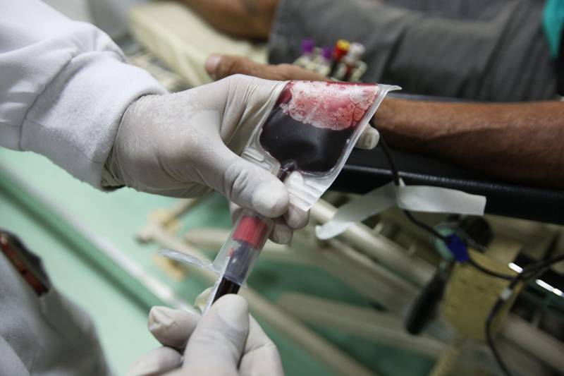 As principais avenidas do centro de Belém ganharam um tom especial e de solidariedade, neste domingo (25), com a “Caminhada pela Vida”, promovida pela Fundação Centro de Hemoterapia e Hematologia (Hemopa), em comemoração ao Dia Nacional do Doador Voluntário de Sangue, festejado na hemorrede brasileira, que é composta por 32 hemocentros.

FOTO: CARLOS SODRÉ/AG. PARÁ
DATA: 25.11.2018
BELÉM - PARÁ <div class='credito_fotos'>Foto: Carlos Sodré /Ag. Pa   |   <a href='/midias/2018/originais/0a2ec2ec-9e70-4a51-83c1-3fcce1515a79.jpg' download><i class='fa-solid fa-download'></i> Download</a></div>