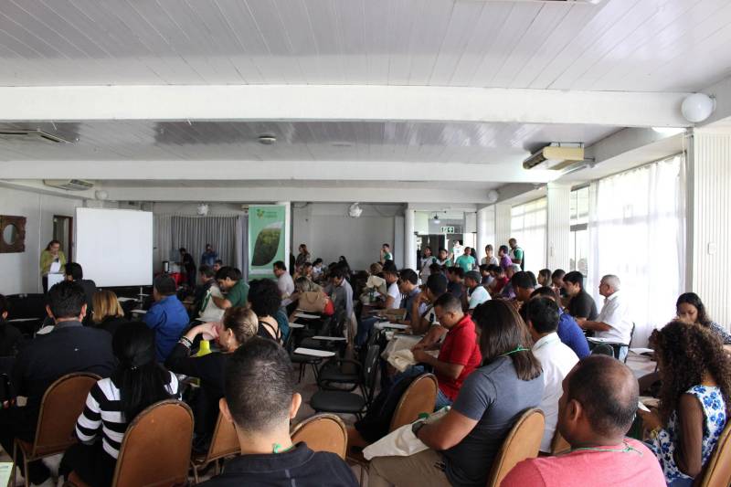 A Secretaria de Estado de Meio Ambiente e Sustentabilidade (Semas) e o Programa Municípios Verdes (PMV), realizam, durante uma semana, na capital paraense, a II Qualificação para Gestão Ambiental dos Municípios do Pará. O evento, que tem como objetivo capacitar gestores e técnicos de secretarias municipais de Meio ambiente e integrantes dos Conselhos Ambientais para o pleno exercício da gestão ambiental, foi aberto nesta segunda-feira, 7, e segue até a sexta-feira, 11, no Hotel Gold Mar, em Belém.
FOTO: ASCOM SEMAS
DATA: 08.05.2018
BELÉM - PARÁ <div class='credito_fotos'>Foto: ASCOM SEMAS | <a href='/midias/2018/originais/0a4393a9-b2b8-4e06-9e11-a35860d439d3.jpg' download><i class='fa-solid fa-download'></i> Download</a></div>