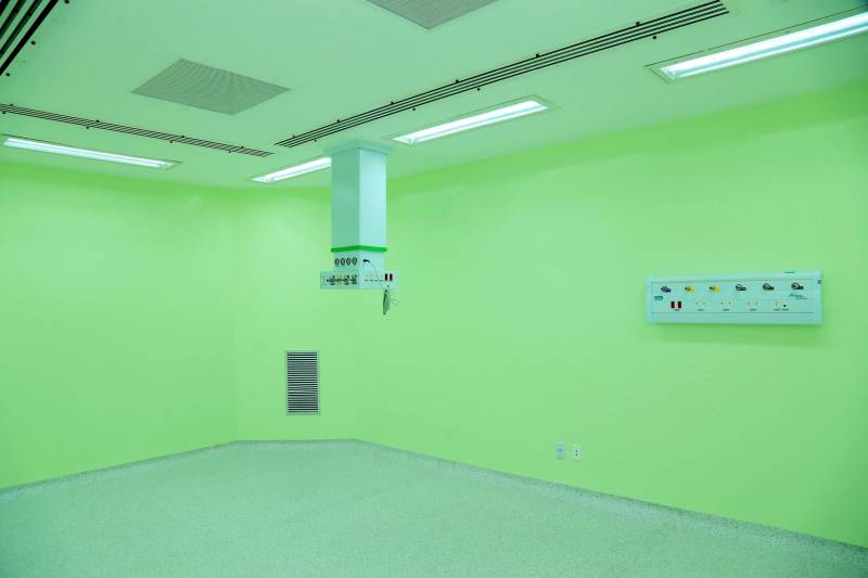 O novo Hospital Santa Rosa, no município de Abaetetuba, no nordeste do Pará, está pronto e será entregue pelo governo do Estado à Prefeitura, na primeira quinzena do mês de dezembro.

FOTO: MÁCIO FERREIRA / AG. PARÁ
DATA: 29.11.2018
ABAETETUBA - PARÁ <div class='credito_fotos'>Foto: MÁCIO FERREIRA/ AG. PARÁ   |   <a href='/midias/2018/originais/0a99821d-2dde-4f5a-b9ac-e69dd7b371bd.jpg' download><i class='fa-solid fa-download'></i> Download</a></div>