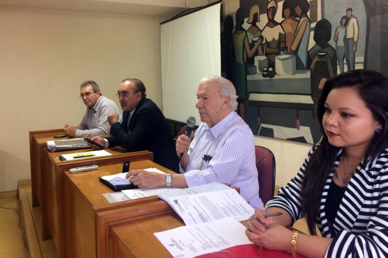 O Conselho Estadual de Transportes (CET), reinstalado recentemente, promoveu sua primeira reunião ordinária, para discutir a aprovação da proposição de ampliação do Sistema Rodoviário Estadual (SER), realizada pela Secretaria de Estado de Transportes, no dia 11, com o acréscimo de 1.577 quilômetros na malha rodoviária paraense, por meio da criação de novos trechos em rodovias já implementadas, e da absorção pelo Estado de estradas jurisdicionadas a diversos municípios, as chamadas vicinais.

FOTO: ASCOM SETRAN
DATA: 13.12.2018
BELÉM - PARÁ <div class='credito_fotos'>Foto: ASCOM SETRAN   |   <a href='/midias/2018/originais/0bdaeb21-822a-4b22-bf40-83bfb61f3bd2.jpg' download><i class='fa-solid fa-download'></i> Download</a></div>