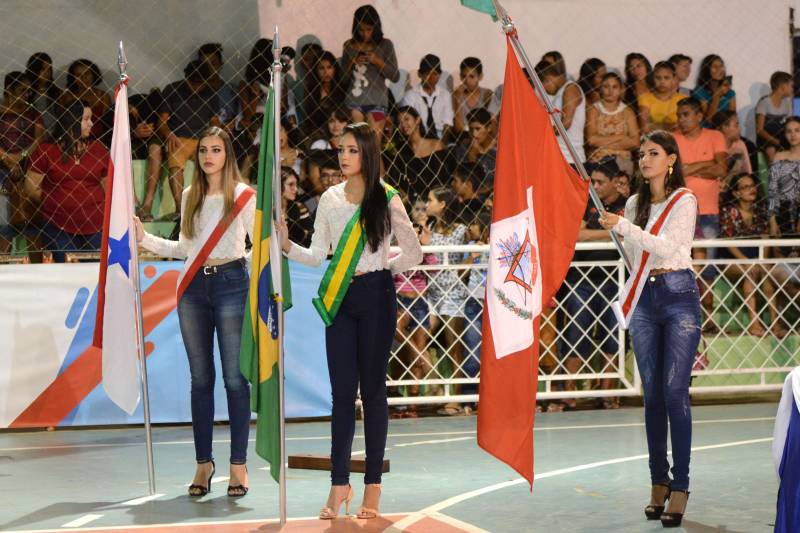 A histórica Vigia de Nazaré, no nordeste paraense, sediará no período de 1 a 6 de maio, a etapa regional dos Jogos Estudantis Paraenses (Jeps), que chega este ano a 60ª edição, a segunda competição escolar mais antiga do Brasil, só ficando atrás dos jogos estudantis do Estado do Paraná.
FOTO: FERNANDO NOBRE / ASCOM SEDUC
DATA: 02.05.2018
VIGIA - PARÁ <div class='credito_fotos'>Foto: FERNANDO NOBRE/ASCOM SEDUC | <a href='/midias/2018/originais/0c2e44b7-d90b-4a1b-ac0e-b382318c5546.jpg' download><i class='fa-solid fa-download'></i> Download</a></div>
