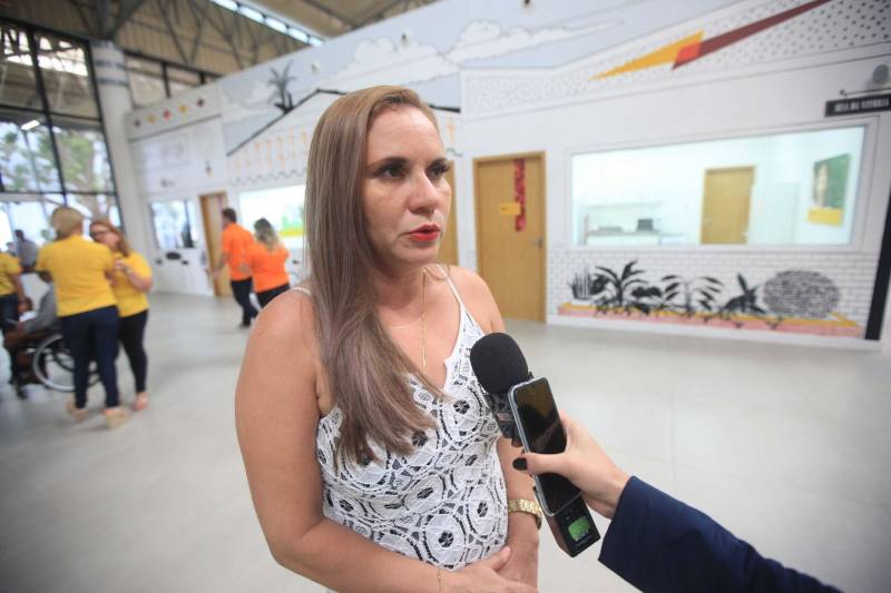 Um espaço moderno, com atendimento de alta qualidade. Assim é o Centro Integrado de Inclusão e Reabilitação (CIIR), inaugurado pelo Governo do Estado na tarde desta quarta-feira (30). O centro integra vários serviços em um único local. Da assistência médica, odontológica, passando pela reabilitação, capacitação, oficinas para produção de próteses e serviço de apoio e diagnósticos em crianças, jovens e adultos com deficiência no Estado do Pará. Localizado na rodovia Arthur Bernardes, em Belém, às margens da Baía do Guajará, o Centro Integrado é o primeiro na região Norte e fica em uma área total de mais de 40 mil metros quadrados. A obra foi iniciada em março de 2014 e está orçada em mais de R$ 32 milhões, recursos do tesouro estadual. O CIIR faz parte das ações previstas pelo Governo do Estado ampliando os serviços já oferecidos pela Secretaria de Estado de Saúde Pública (Sespa). Na foto, Geise Aleixo.
FOTO: THIAGO GOMES / AG. PARÁ
DATA: 30.05.2018
BELÉM - PARÁ <div class='credito_fotos'>Foto: Thiago Gomes /Ag. Pará | <a href='/midias/2018/originais/0c5cf203-a134-4d1c-a926-b8a75dc8aa9d.jpg' download><i class='fa-solid fa-download'></i> Download</a></div>