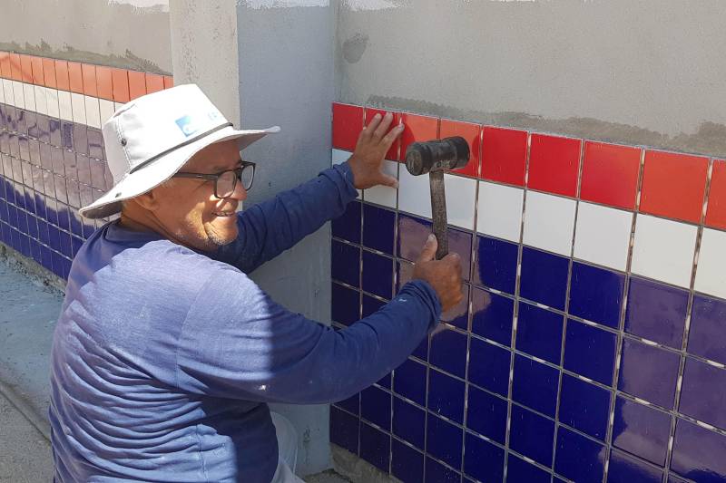 Para avaliar o andamento da obra da Escola Estadual de Ensino Fundamental e Médio Deocleciano Alves Moreira, em Conceição do Araguaia, alunos montaram uma comissão de fiscalização. Mensalmente eles visitam as novas instalações da escola, como explica Diego Rian Morais.
FOTO: ASCOM CRGSP
DATA: 15.06.2018
CONCEIÇÃO DO ARAGUAIA - PARÁ <div class='credito_fotos'>Foto: ASCOM CRGSP | <a href='/midias/2018/originais/0cb30f0d-d7c6-473d-8faf-7d102b9c71e8.jpg' download><i class='fa-solid fa-download'></i> Download</a></div>