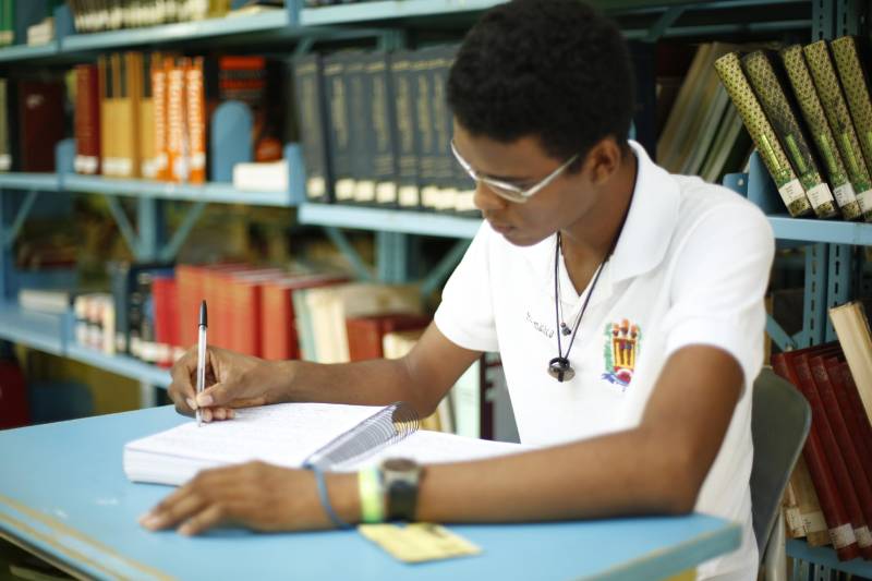 Sem Descrição <div class='credito_fotos'>Foto: Nailana Thiely / Ascom Uepa | <a href='/midias/2018/originais/0dc59456-44d3-478c-bb31-fa6a0dee9413.jpg' download><i class='fa-solid fa-download'></i> Download</a></div>