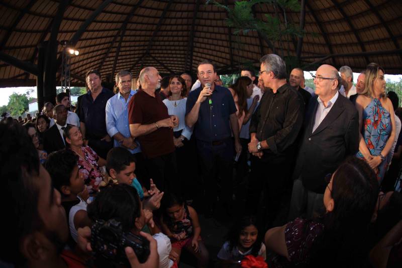 O Parque Estadual do Utinga (PEUt) o mais importante espaço de preservação e estudo da biodiversidade dentro da Região Metropolitana de Belém será reaberto à população a partir desta sexta,16, a partir das 16h30, com apresentações artísticas, com o Boi Veludinho, crianças do Pro Paz e a premiada Orquestra Sinfônica do Theatro da Paz. A apresentação será em um espaço ao ar livre e não será necessária a retirada de ingressos, por esse motivo, a recomendação é que o público chegue cedo, porque a entrada será fechada quando o espaço estiver lotado.
FOTO: MÁCIO FERREIRA / AG PARÁ
DATA: 16.03.2018
BELÉM - PARÁ <div class='credito_fotos'>Foto: MÁCIO FERREIRA/ AG. PARÁ | <a href='/midias/2018/originais/0dfdd9e8-0e40-400b-b801-37812f9250bb.jpg' download><i class='fa-solid fa-download'></i> Download</a></div>