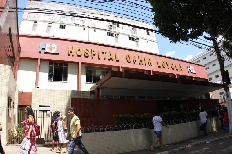 Em Belém os programas de residência médica ocorrem pela Uepa, Hospital Ophir Loyola (HOL) (foto), Fundação Hospital de Clínicas Gaspar Vianna (FHCGV), e Fundação Santa Casa de Misericórdia do Pará (FSCMPA); em Ananindeua, pelo Hospital Metropolitano de Urgência e Emergência (HMUE); e em Bragança, pelo Hospital Santo Antônio Maria Zacarias (HSMAZ).
FOTO: CRISTINO MARTINS / AG. PARÁ
DATA: 04.08.2017
BELÉM - PARÁ <div class='credito_fotos'>Foto: Cristino Martins/Ag. Pará | <a href='/midias/2018/originais/0e1e2939-9fd3-411c-9622-996ea9a799f8.jpg' download><i class='fa-solid fa-download'></i> Download</a></div>