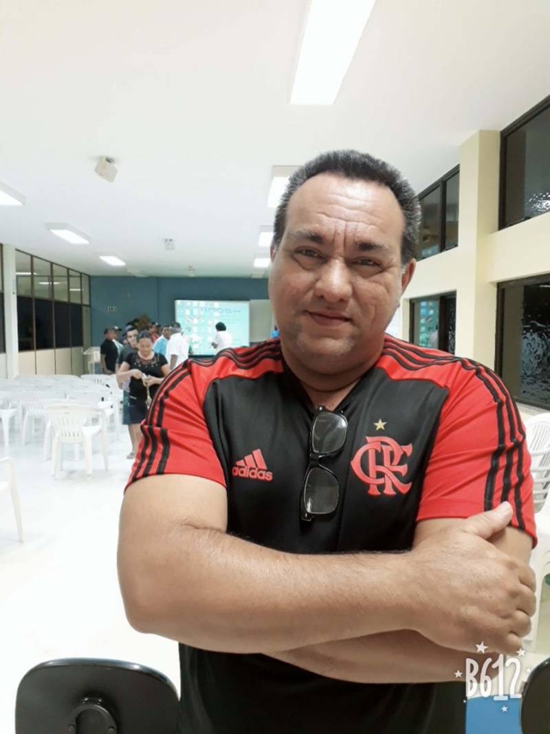  O professor Orisvaldo Vanzeler (foto), 48, foi um dos beneficiados que conseguiu obter a requisição do exame no Posto de Saúde e ainda participou das palestras no hospital, onde tirou todas suas dúvidas.

FOTO: ASCOM HRPM
DATA: 20.11.2018
BRAVES - PARÁ <div class='credito_fotos'>Foto: Ascom HRPM   |   <a href='/midias/2018/originais/0e21da42-0bc6-4fd7-9256-e086a75a0bfe.jpg' download><i class='fa-solid fa-download'></i> Download</a></div>
