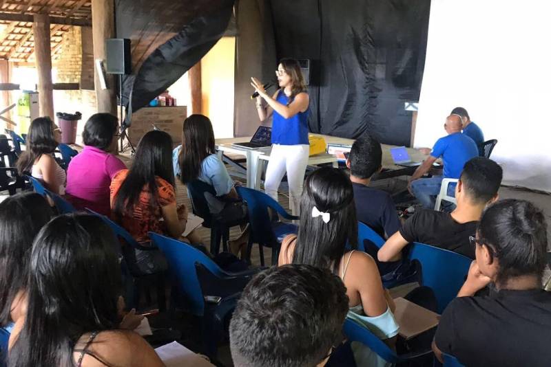 Mais um final de semana com aulões do Pro Paz Enem no interior do Pará. Desta vez, a equipe de professores chegou aos municípios de Baião, Rondon do Pará e Soure, com participação efetiva de jovens e estudantes da região.
FOTO: ASCOM PRO PAZ
DATA: 10.06.2018 <div class='credito_fotos'>Foto: ASCOM PRO PAZ | <a href='/midias/2018/originais/0e4420dd-ba3d-4b1e-9f54-e26ee9fc2e5a.jpg' download><i class='fa-solid fa-download'></i> Download</a></div>