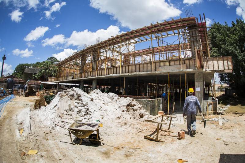Obras do CCBS, campus II da Uepa, em Belém.
FOTO: NAILANA THIELY / ASCOM UEPA
DATA: 20.03.18
BELÉM - PARÁ <div class='credito_fotos'>Foto: Nailana Thiely / Ascom Uepa | <a href='/midias/2018/originais/0e965b3f-c6ab-464a-819c-1fd5315c90d3.jpg' download><i class='fa-solid fa-download'></i> Download</a></div>