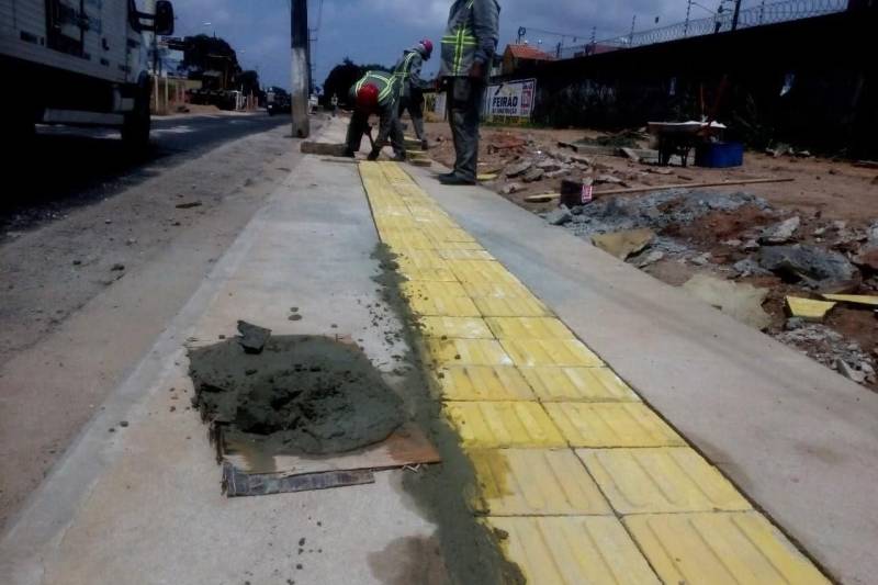 O projeto de mobilidade urbana da Rodovia Tapanã e da Rua Yamada vai permitir melhor circulação entre o Distrito de Icoaraci e o centro de Belém para o tráfego geral, com impactos diretos nos bairros Tapanã, Coqueiro, Val de Cans, Parque Verde e Benguí, beneficiando direta ou indiretamente quase meio milhão de pessoas.
FOTO: ASCOM / NGTM
DATA: 30.10.2018
BELÉM - PARÁ <div class='credito_fotos'>Foto: ASCOM NGTM | <a href='/midias/2018/originais/0e976d27-29f3-44e0-856f-ea962d41ca79.jpg' download><i class='fa-solid fa-download'></i> Download</a></div>