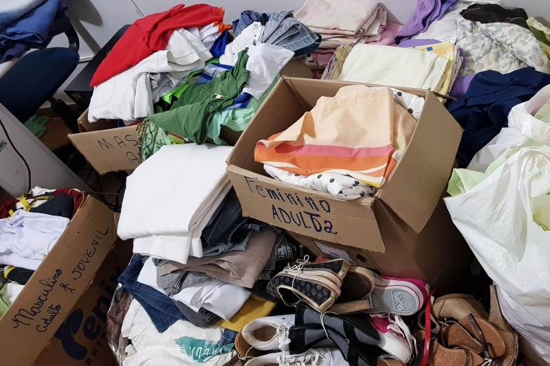 As três represas que se romperam devido à intensidade de chuvas no município de Redenção, no sul do Pará. As vítimas da enxurrada também contam com a solidariedade da população. A Secretaria de Assistência é um dos pontos de arrecadação de doações. O empresário Walid Jawabri é um dos voluntários. “No dia da enxurrada já começamos a arrecadar cestas básicas, e hoje trouxemos água e leite.

FOTO: ASCOM CRGSP
DATA: 28.11.2018
REDENÇÃO - PARÁ <div class='credito_fotos'>Foto: ASCOM CRGSP   |   <a href='/midias/2018/originais/0edf20fc-6b5c-4818-a977-08e4e5ae88eb.jpg' download><i class='fa-solid fa-download'></i> Download</a></div>