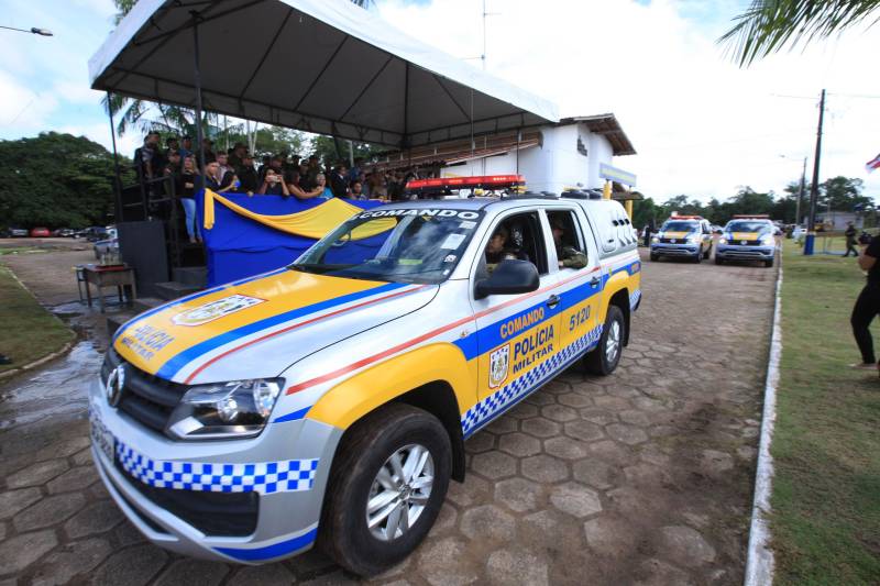 Em comemoração aos seus 43 anos, o Batalhão de Polícia Rodoviária (BPRV) inaugurou na manhã desta sexta-feira (4) o seu Canil, o primeiro setorial do Estado. O canil setorial do BPRV é um projeto operacional que visa intensificar o combate ao tráfico de drogas.
FOTO: MÁCIO FERREIRA / AG. PARÁ
DATA: 04.05.2018
MARITUBA - PARÁ <div class='credito_fotos'>Foto: MÁCIO FERREIRA/ AG. PARÁ | <a href='/midias/2018/originais/0f2699a2-e76b-4cce-ae9a-c65fc2e72ff5.jpg' download><i class='fa-solid fa-download'></i> Download</a></div>