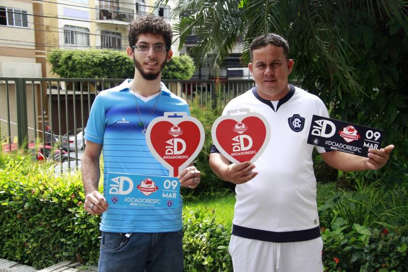 Pelo terceiro ano consecutivo, a Cultura Rede de Comunicação, em parceria com a Fundação Hemopa e os clubes do Remo e Paysandu, realizou nesta sexta-feira (09) o "D" da Campanha Doadores Futebol. Durante todo o dia, torcedores dos principais clubes do futebol paraense estiveram na sede do hemocentro, em Belém. Além de doarem sangue, participaram do sorteio de brindes e ficaram mais perto dos jogadores. Foram registrados 455 comparecimentos e 369 coletas de sangue, números considerados acima da média para um dia comum de coleta - até 150 doações. Em 2017, foram registrados 411 comparecimentos e 282 coletas.
FOTO: CAMILA LIMA / PORTAL CULTURA
DATA: 09.03.2018
BELÉM - PARÁ <div class='credito_fotos'>Foto: CAMILA LIMA / PORTAL CULTURA | <a href='/midias/2018/originais/102a90d3-b619-4229-b3ce-ea28bf3fc528.jpg' download><i class='fa-solid fa-download'></i> Download</a></div>