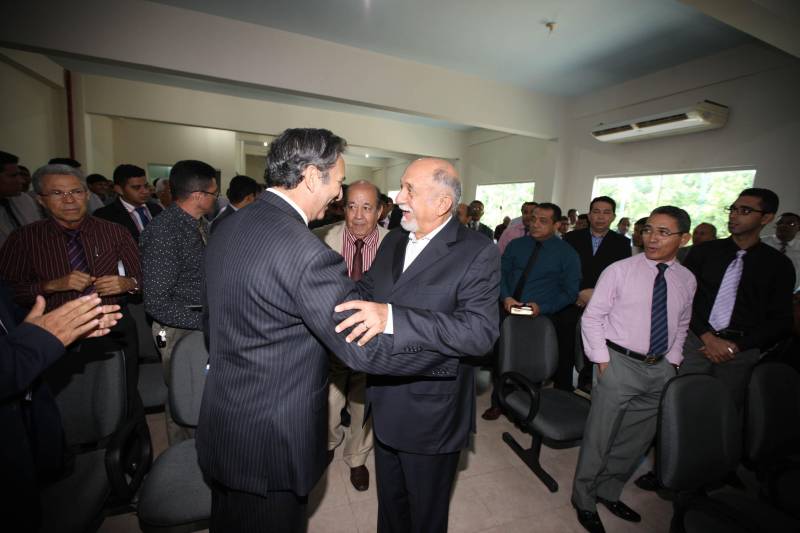 O governador Simão Jatene (foto) participou da reunião de lideranças da Assembleia de Deus, no Pará. A presença dele atendeu a um convite feito pela Convenção Interestadual de Ministros e Igrejas Evangélicas Assembleias de Deus no Estado do Pará (Comieadepa). Acompanhado do presidente da Assembleia Legislativa do Estado do Pará (Alepa), Márcio Miranda e do deputado estadual, Olival Marques.
FOTO: ANTONIO SILVA / AG. PARÁ
DATA: 28.03.2018
BELÉM - PARÁ <div class='credito_fotos'>Foto: Antônio Silva/Ag. Pará | <a href='/midias/2018/originais/11d1b9dd-9929-4306-a991-1b5a4b33408f.jpg' download><i class='fa-solid fa-download'></i> Download</a></div>