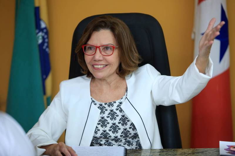 “Com a certificação a Santa Casa se insere em um cenário em prol da qualidade da assistência. Estudos demonstram que existem mortes evitáveis e o mundo inteiro se volta neste sentido. Compreendemos a necessidade de uma cultura de melhoria contínua. Com as mudanças, nós já observamos inclusive a redução de mortalidade na nossa unidade neonatal e nos óbitos maternos. O paciente que precisar de atendimento sabe que será bem atendido”, disse Rosângela Brandão Monteiro (foto), presidente da Santa Casa.
FOTO: MÁCIO FERREIRA / AG. PARÁ
DATA: 17.02.2018
BELÉM - PARÁ <div class='credito_fotos'>Foto: MÁCIO FERREIRA/ AG. PARÁ | <a href='/midias/2018/originais/1205b802-f0f9-4a5e-ad93-0f146665145f.jpg' download><i class='fa-solid fa-download'></i> Download</a></div>
